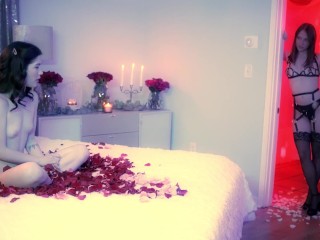 Delicious Babe Evelyn Claire Has A Musky Butt