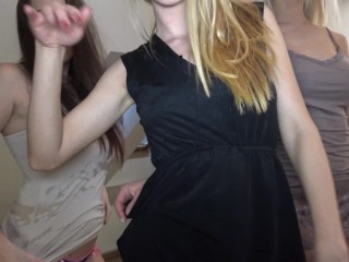 Randy Tart Lesbian Shows Off Her Tush