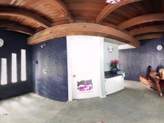 Obscene Mistress Alix Lynx Gives A Fucking Lesson